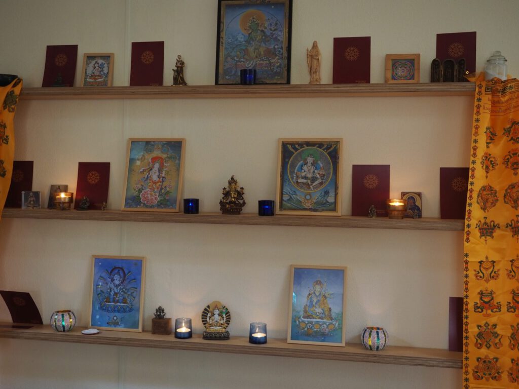 spiritual images at a meditation event